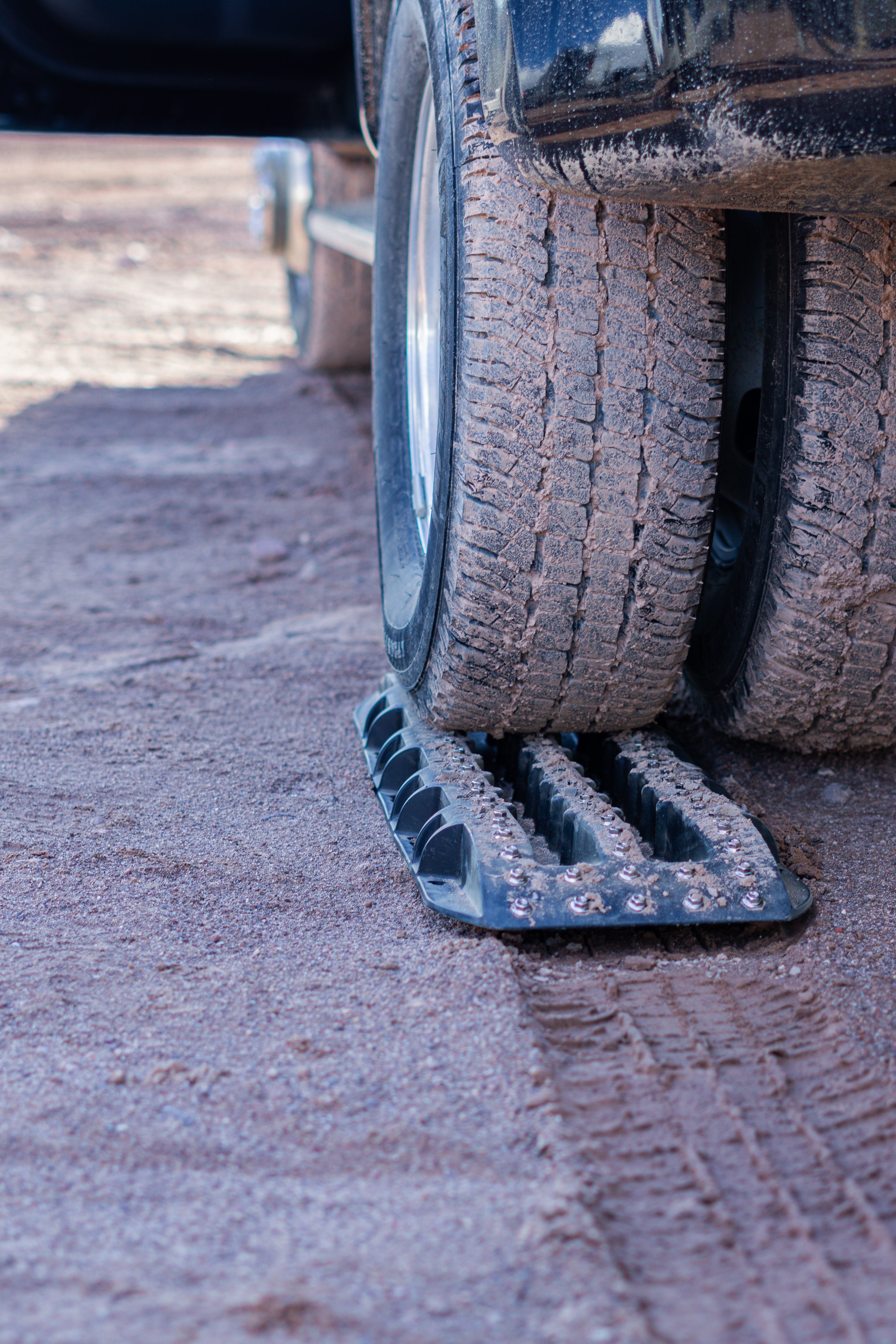 Ultimate Traction recovery board with steel plugs